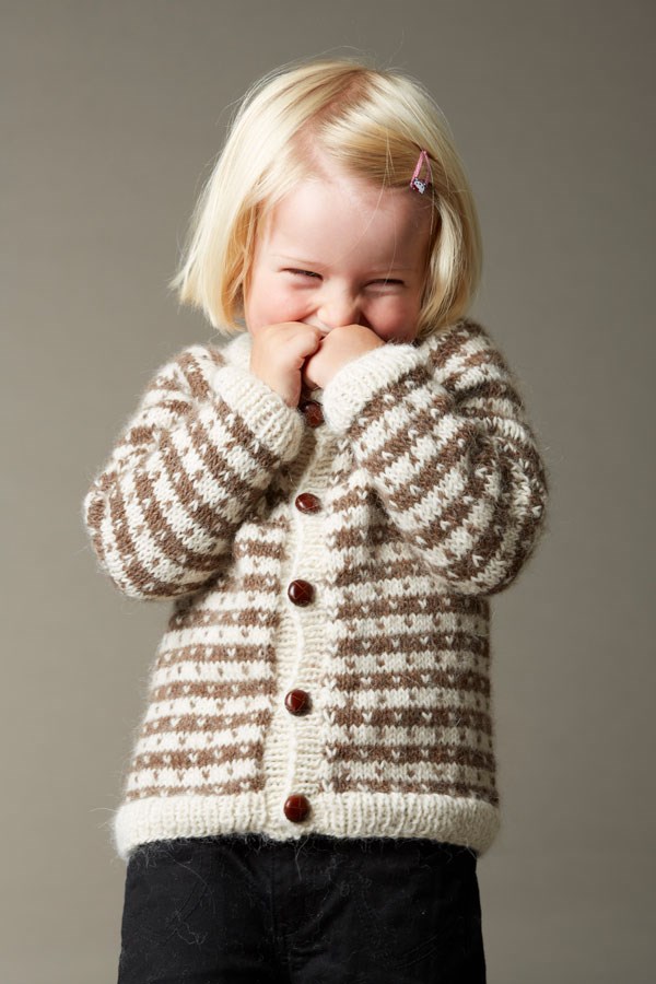 131 BABYCARDIGAN MED LUS