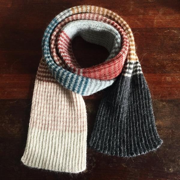 PE  Roulade Your favorite striped scarf